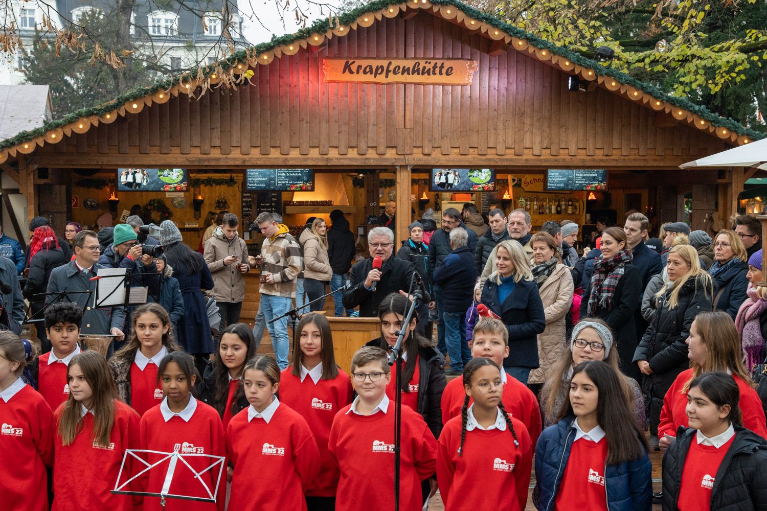 Er Ffnung Weihnachtsmarkt Linzer Christkindlmarkt Und Linzer Hot