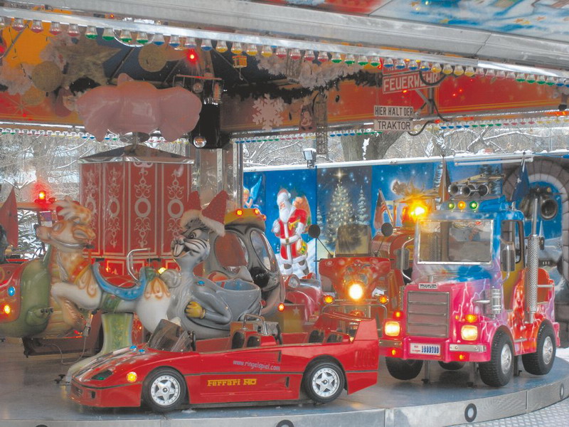 Kinderkarussell am Weihnachtsmarkt