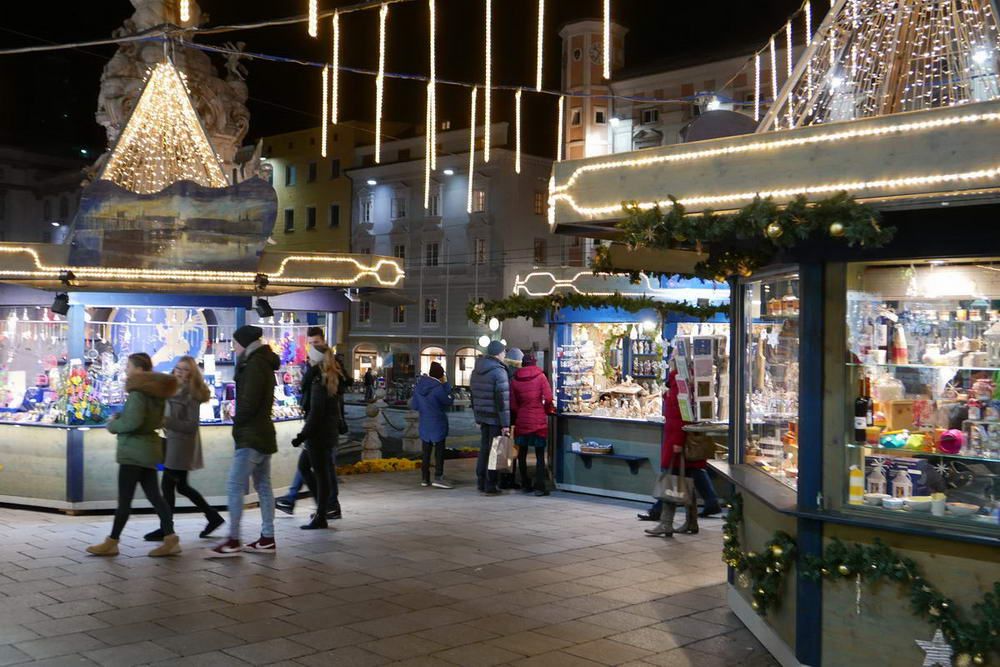 Christkindlmarkt Hauptplatz Linz ab 2003