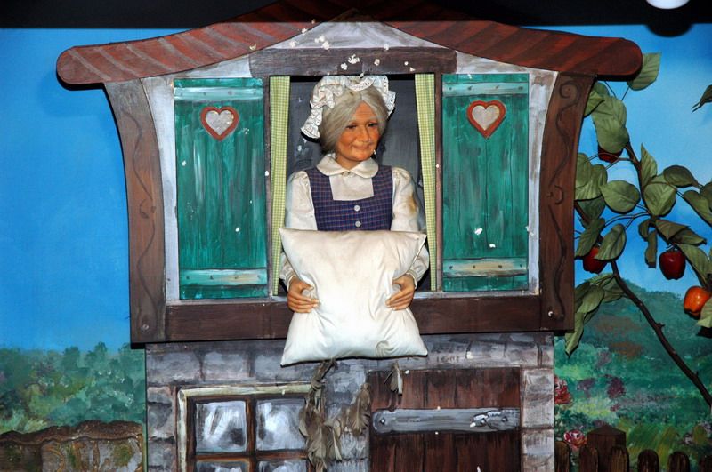 Märchen Weihnachtsmarkt Frau Holle