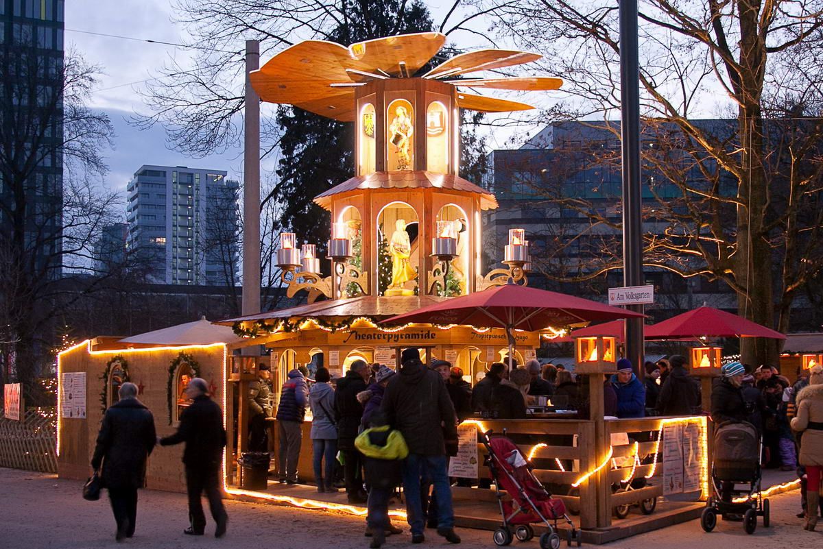 Weihnachtspyramide Linz