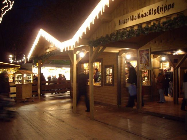 Weihnachtsmarkt Weihnachtskrippe aussen